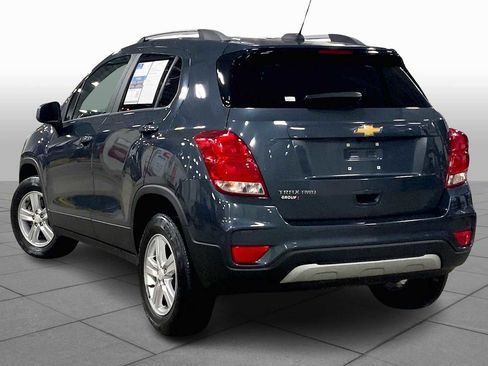 Used 2022 Chevrolet Trax LT w/ LT Convenience Package image 8