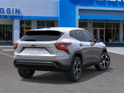 New 2026 Chevrolet Trax RS w/ Sunroof Package FWD image 4