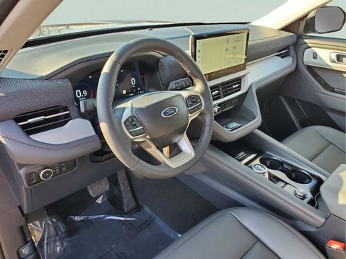 New 2025 Ford Explorer Active w/ Active Comfort Package image 18