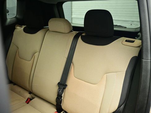 Used 2016 Jeep Renegade 75th Anniversary image 25