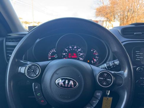 Used 2017 Kia Soul + image 27