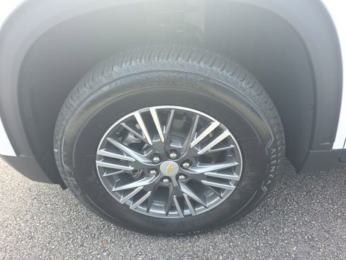 New 2026 Chevrolet Traverse LT w/ LPO, Floor Liner Package image 6