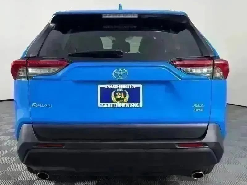 Used 2019 Toyota RAV4 XLE AWD/4WD image 9
