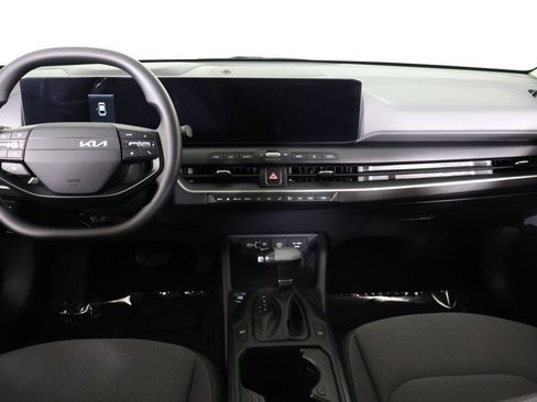 Used 2025 Kia K4 LXS image 32