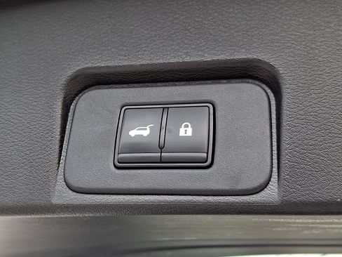 Used 2024 Nissan Rogue SV AWD/4WD image 31