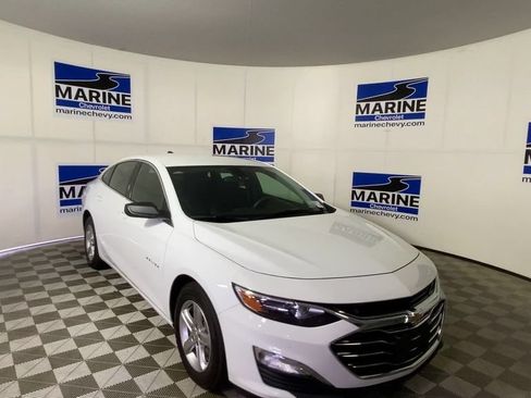 Used 2022 Chevrolet Malibu LS FWD image 4