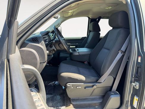 Used 2011 Chevrolet Silverado 3500 LT AWD/4WD image 6