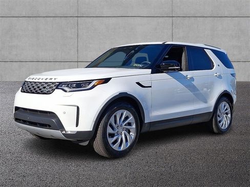 New 2025 Land Rover Discovery S image 1