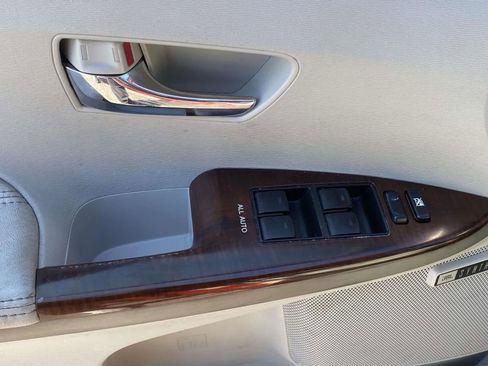 Used 2009 Toyota Venza FWD image 14