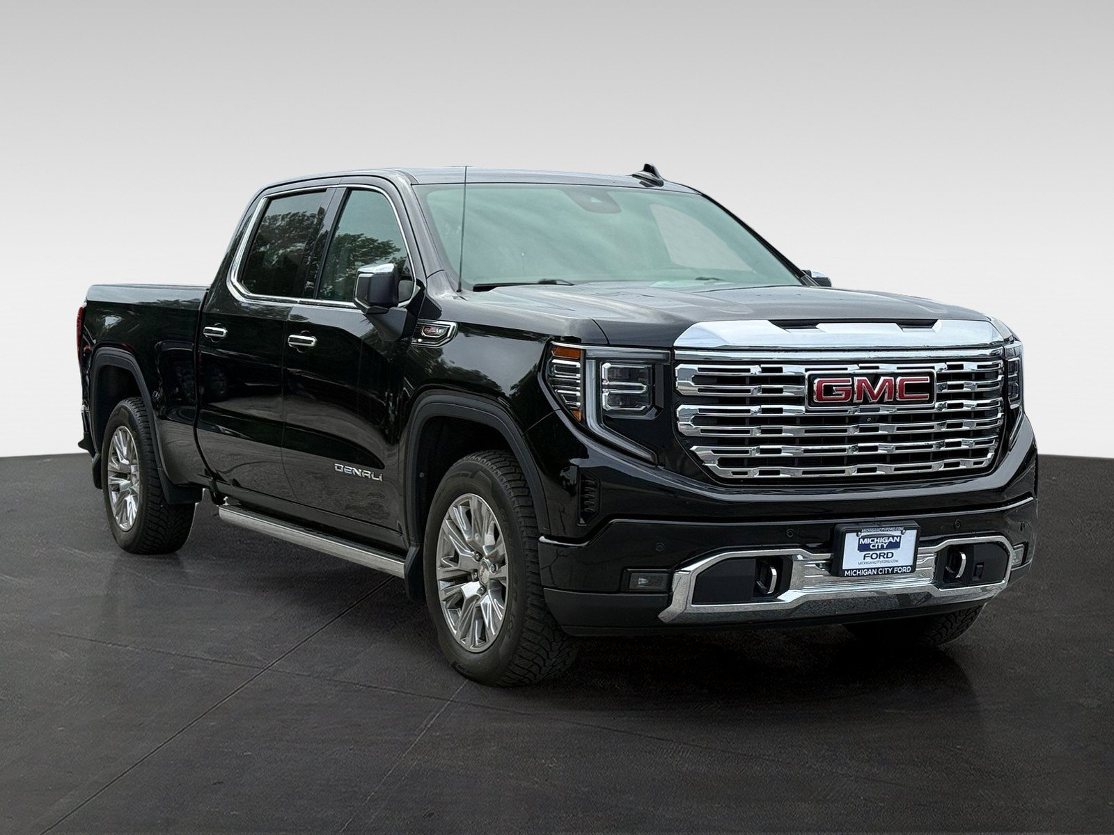 Used 2022 GMC Sierra 1500 Denali AWD/4WD image 3
