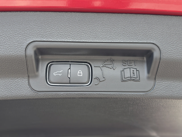Used 2024 Ford Explorer XLT RWD image 16