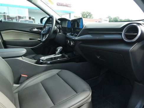 Certified 2025 Chevrolet Trax ACTIV w/ Driver Confidence Package FWD image 15