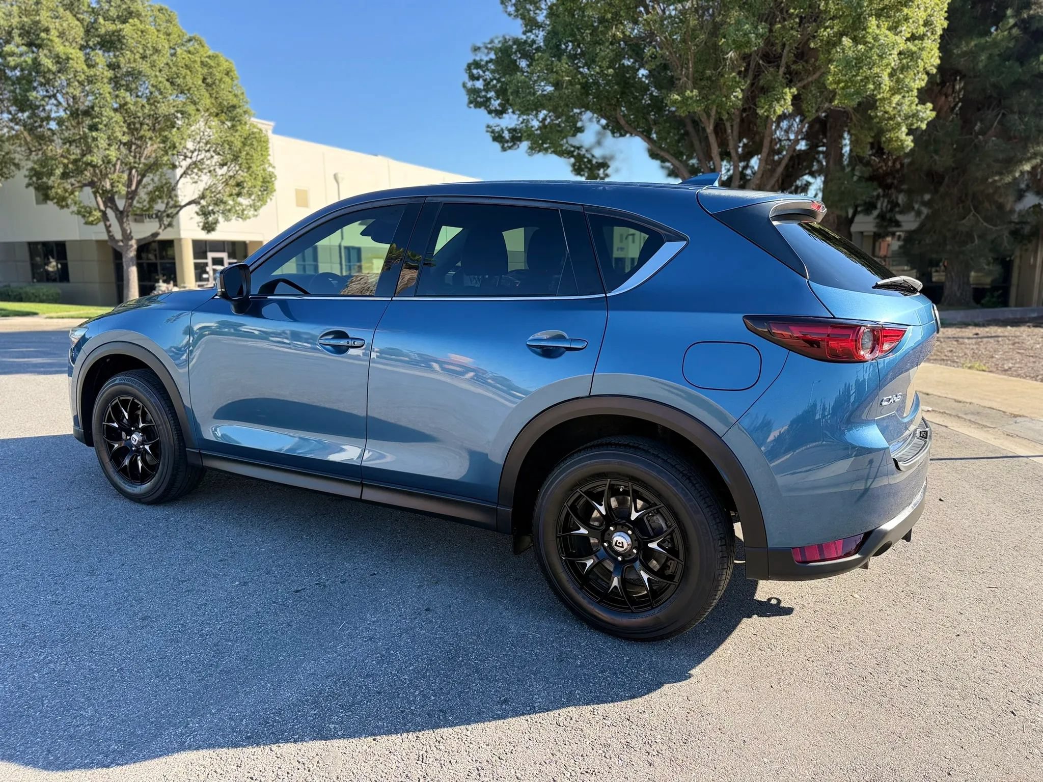 Used 2017 MAZDA CX-5 Grand Touring w/ Premium Package FWD image 5
