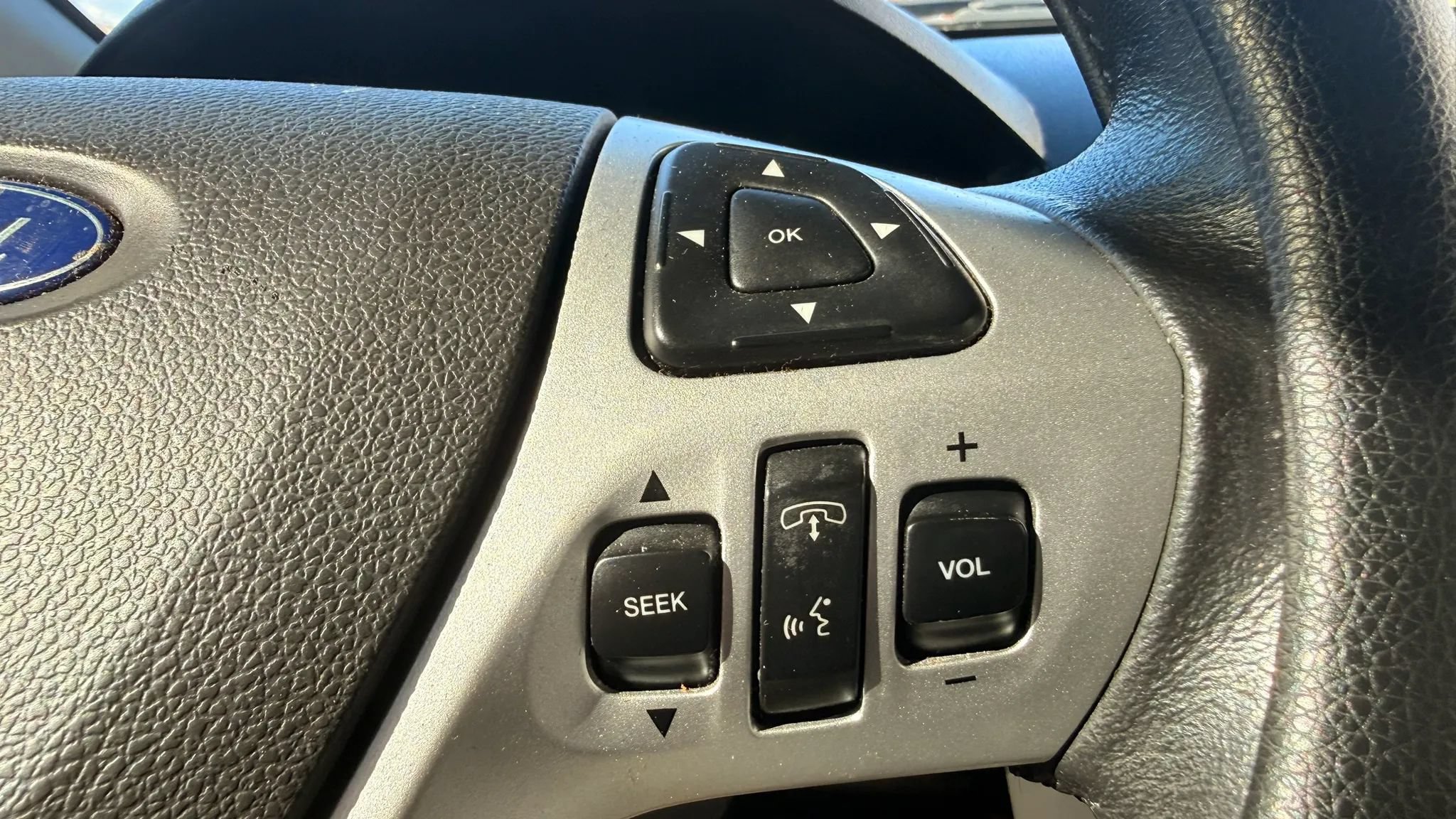 Used 2014 Ford Explorer XLT w/ Equipment Group 201A AWD/4WD image 21