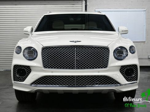 Used 2023 Bentley Bentayga AWD/4WD image 26