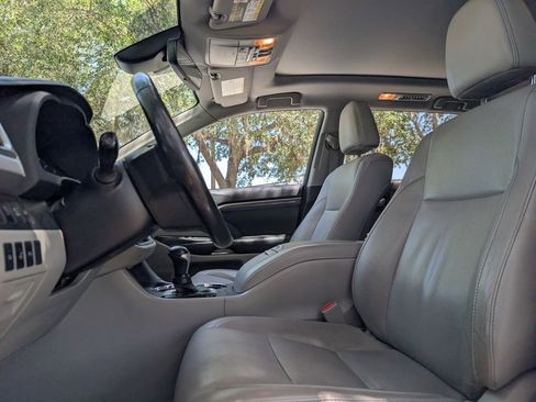 Used 2018 Toyota Highlander Limited Platinum AWD/4WD image 12