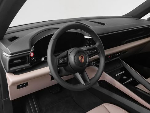 Used 2025 Porsche Macan Electric image 4