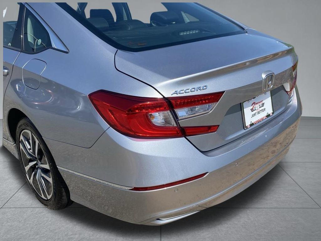 Used 2020 Honda Accord Touring image 11