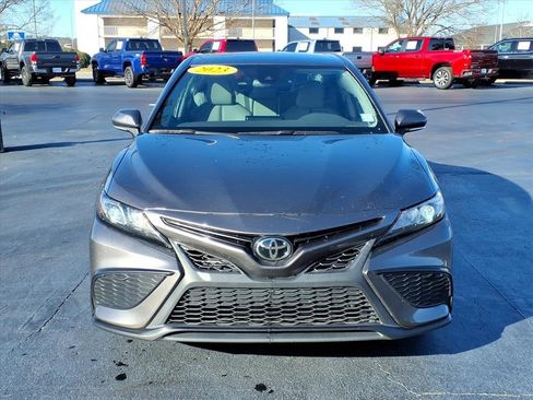 Used 2023 Toyota Camry SE image 8