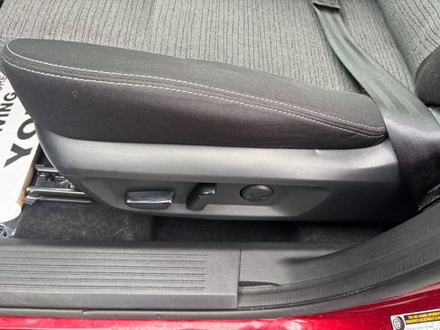 Used 2021 Nissan Rogue SV image 20