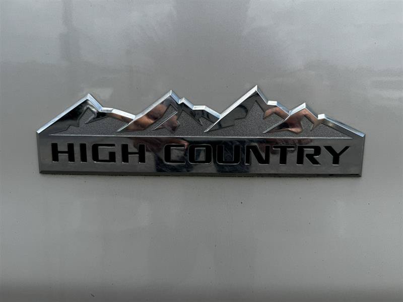 Used 2015 Chevrolet Silverado 1500 High Country w/ High Country Premium Package AWD/4WD image 14