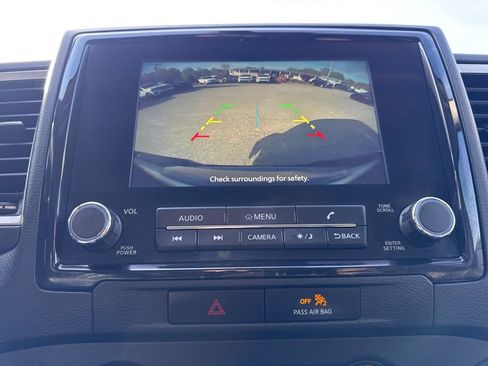 Used 2022 Nissan Frontier SV image 18