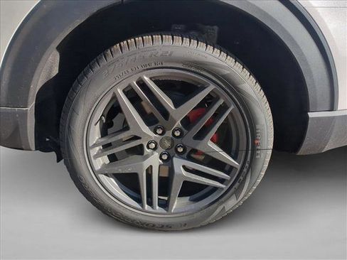 New 2025 Ford Explorer ST-Line w/ ST-Line Street Pack image 10