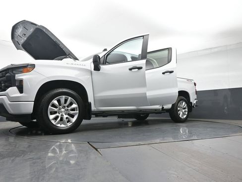 Used 2023 Chevrolet Silverado 1500 Custom AWD/4WD image 41
