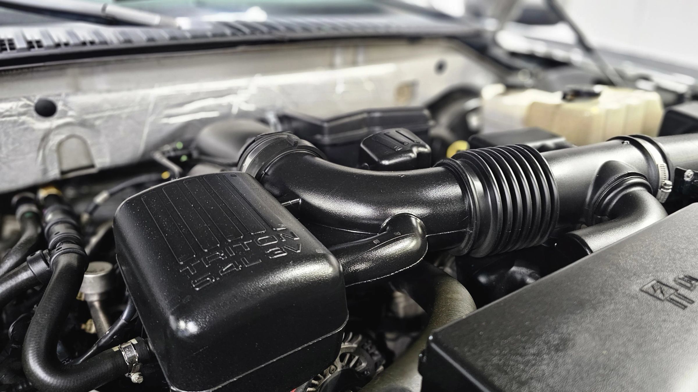 Used 2014 Ford Expedition Limited w/ Equipment Group 301A RWD image 9