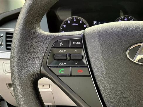 Used 2015 Hyundai Sonata SE FWD image 18