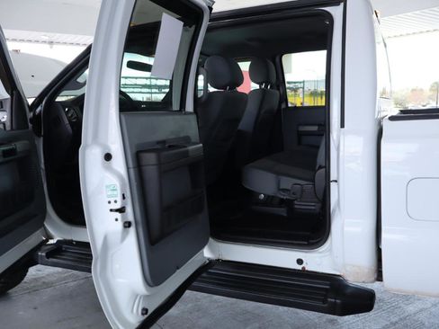 Used 2016 Ford F250 XLT w/ Snow Plow Prep Package image 29