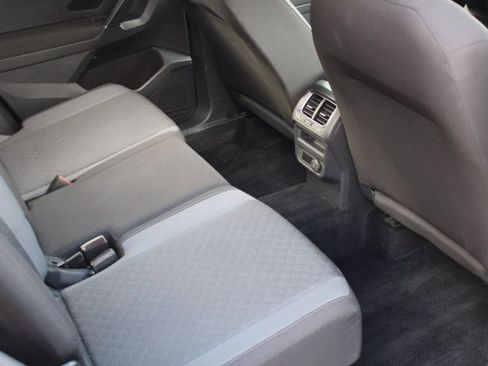 Used 2018 Volkswagen Tiguan S image 35