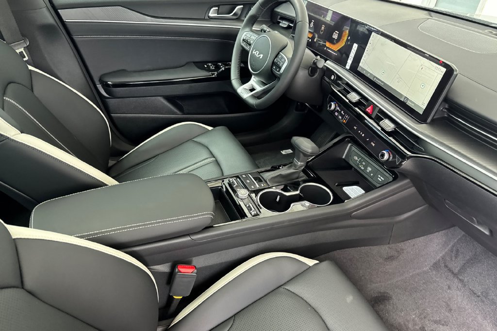 New 2027 Kia K5 GT-Line AWD/4WD image 16
