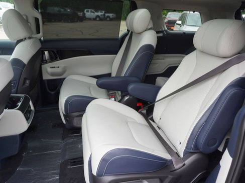 New 2026 Kia Carnival SX Prestige image 11