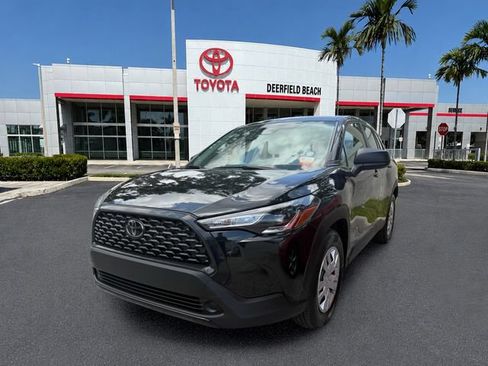 Used 2023 Toyota Corolla Cross L FWD image 3