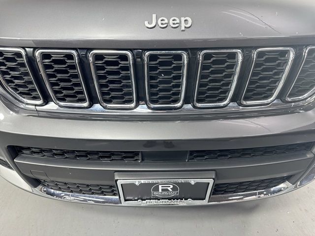 Used 2023 Jeep Grand Cherokee L Limited AWD/4WD image 28