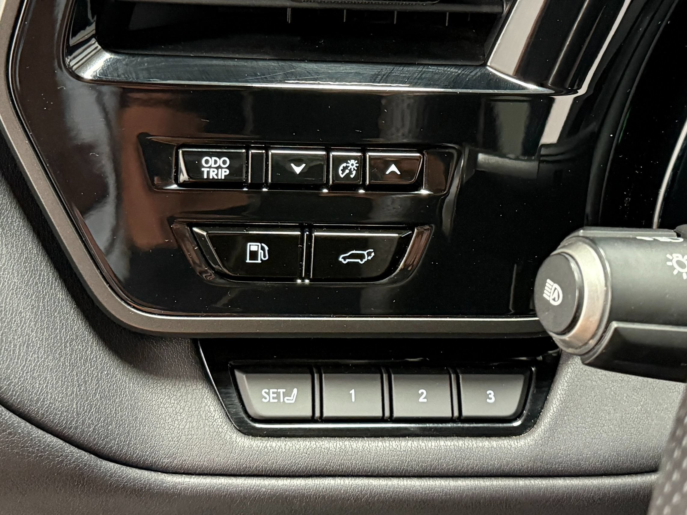 Used 2024 Lexus TX 500h AWD image 23