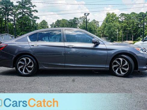 Used 2017 Honda Accord EX-L image 2