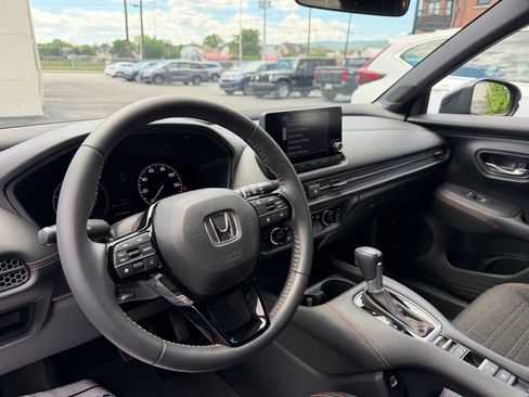Used 2023 Honda HR-V Sport image 6