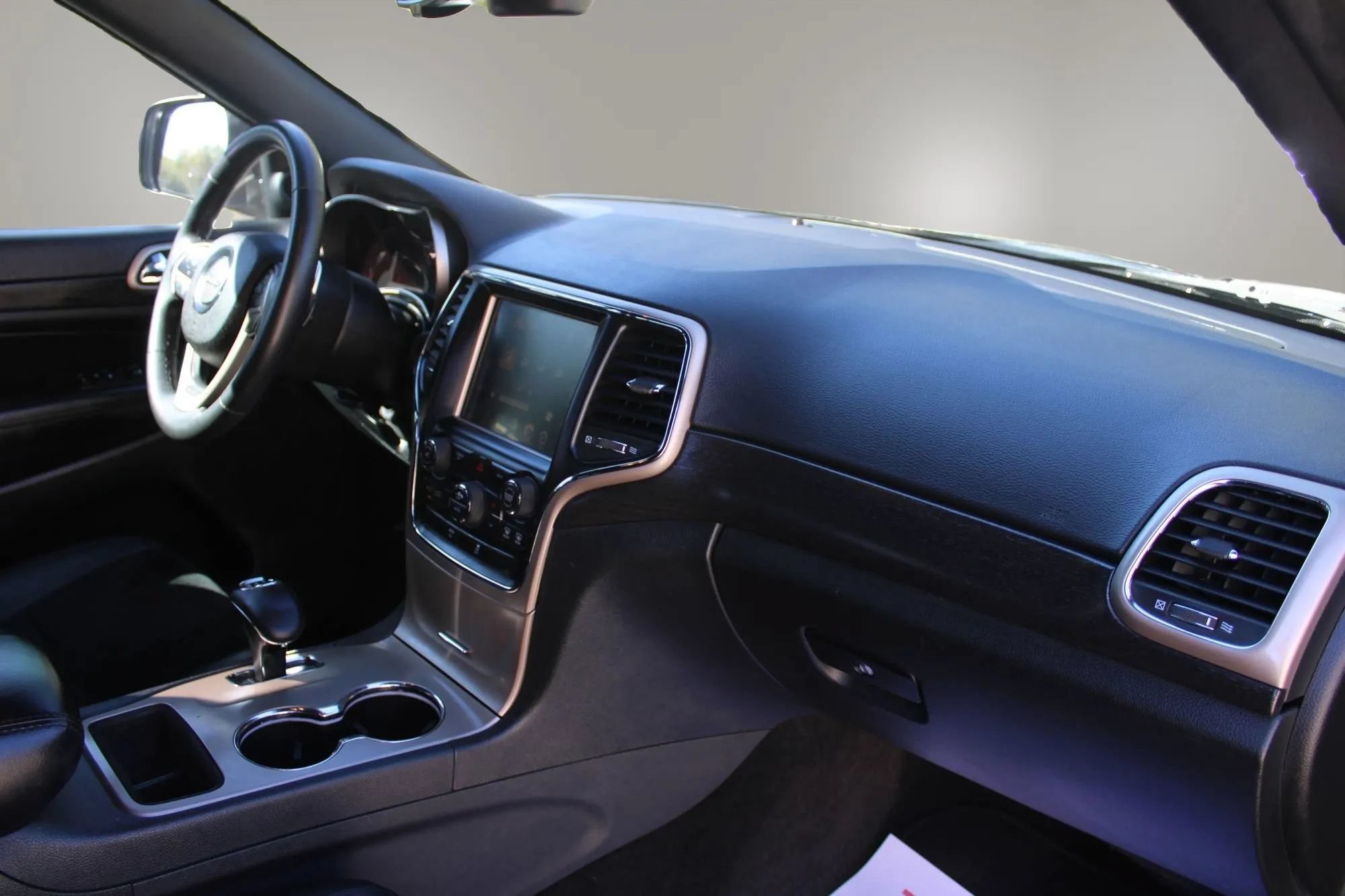 Used 2015 Jeep Grand Cherokee Laredo AWD/4WD image 22