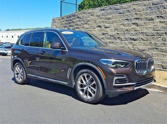 Used 2022 BMW X5 xDrive40i w/ Premium Package image 1