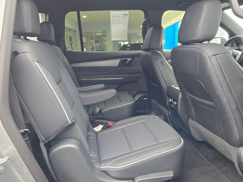 Certified 2025 Buick Enclave Preferred image 10