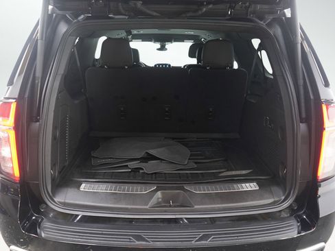 Used 2021 Chevrolet Suburban High Country AWD/4WD image 15