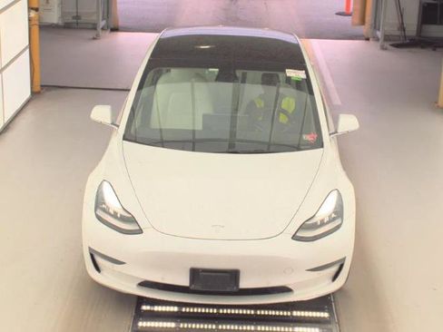 Used 2019 Tesla Model 3 Performance image 3