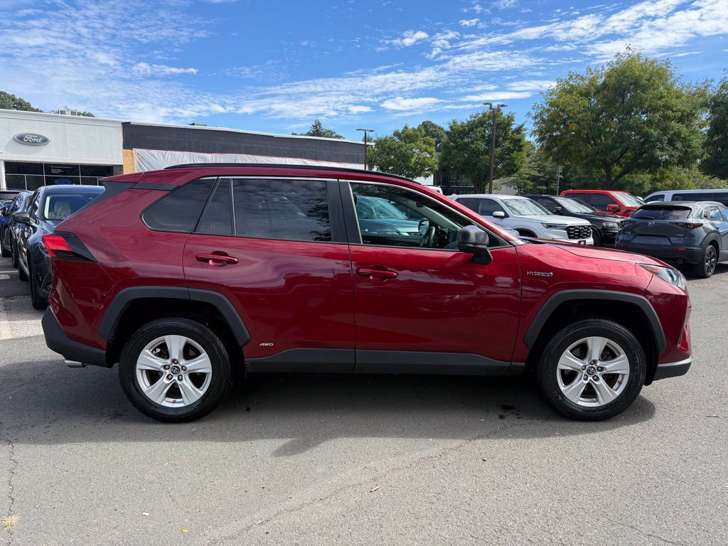 Used 2021 Toyota RAV4 LE AWD/4WD image 5
