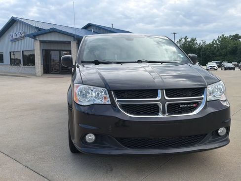 Used 2019 Dodge Grand Caravan SXT w/ Driver Convenience Group FWD image 31
