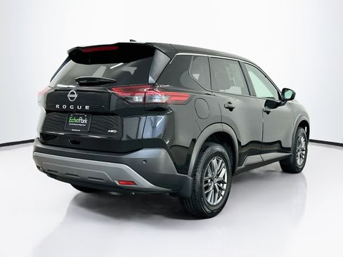 Used 2023 Nissan Rogue S AWD/4WD image 9
