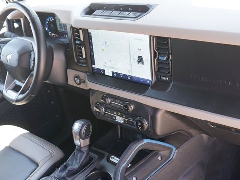Used 2023 Ford Bronco Wildtrak AWD/4WD image 29