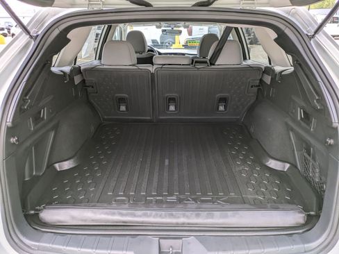 Used 2022 Subaru Outback Premium AWD/4WD image 32