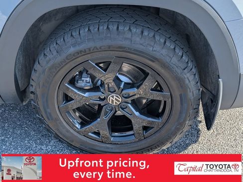 Used 2024 Volkswagen Atlas Peak Edition SE AWD/4WD image 10